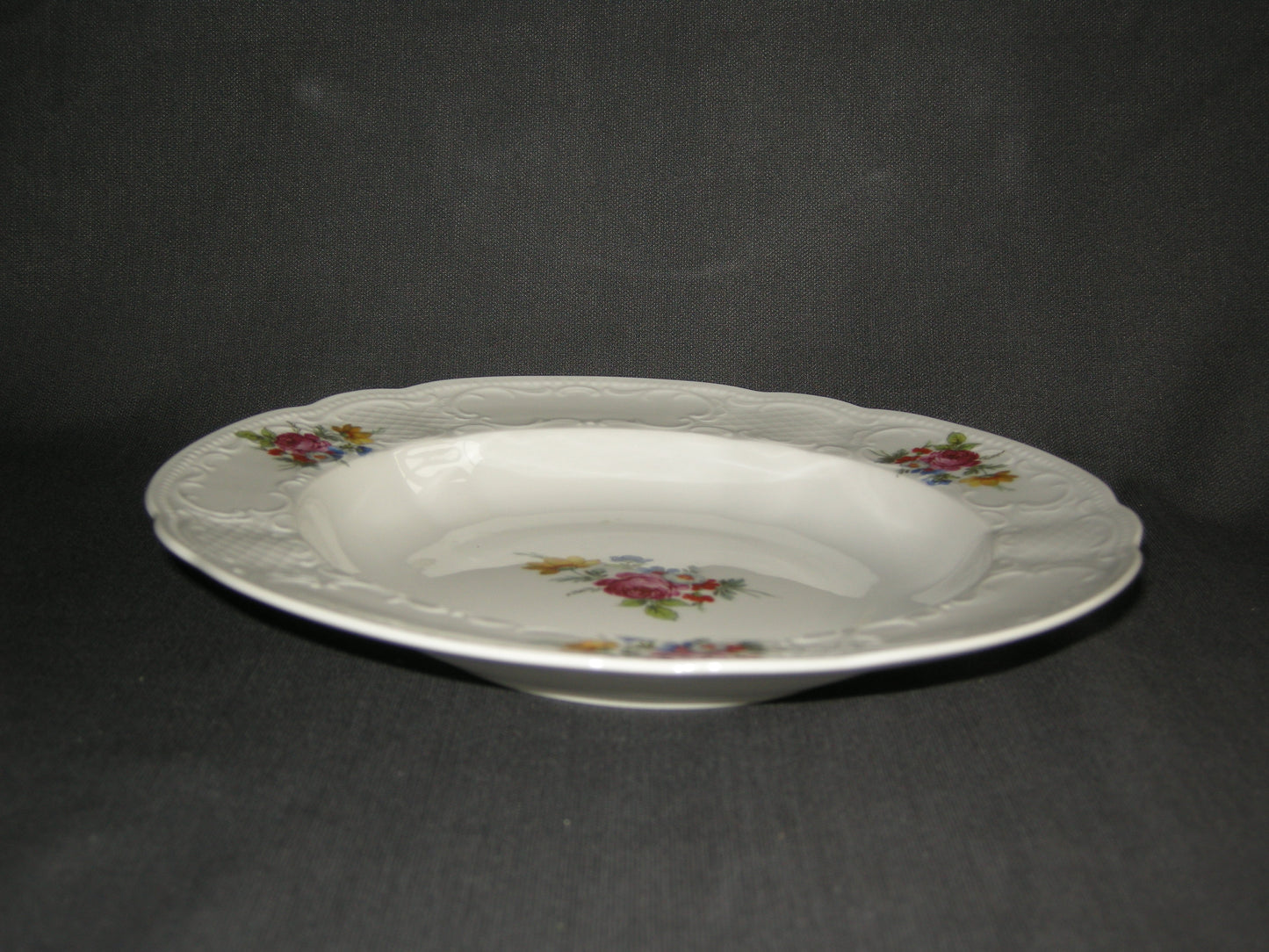 Seltmann & Weiden spierwit met bloemdecor en relief soepborden