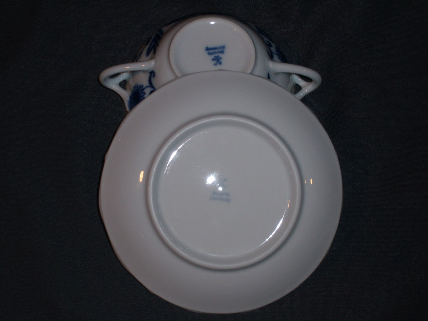 Oscar Schaller & Co. Bavaria. Zwiebelmuster soepkop & schotel