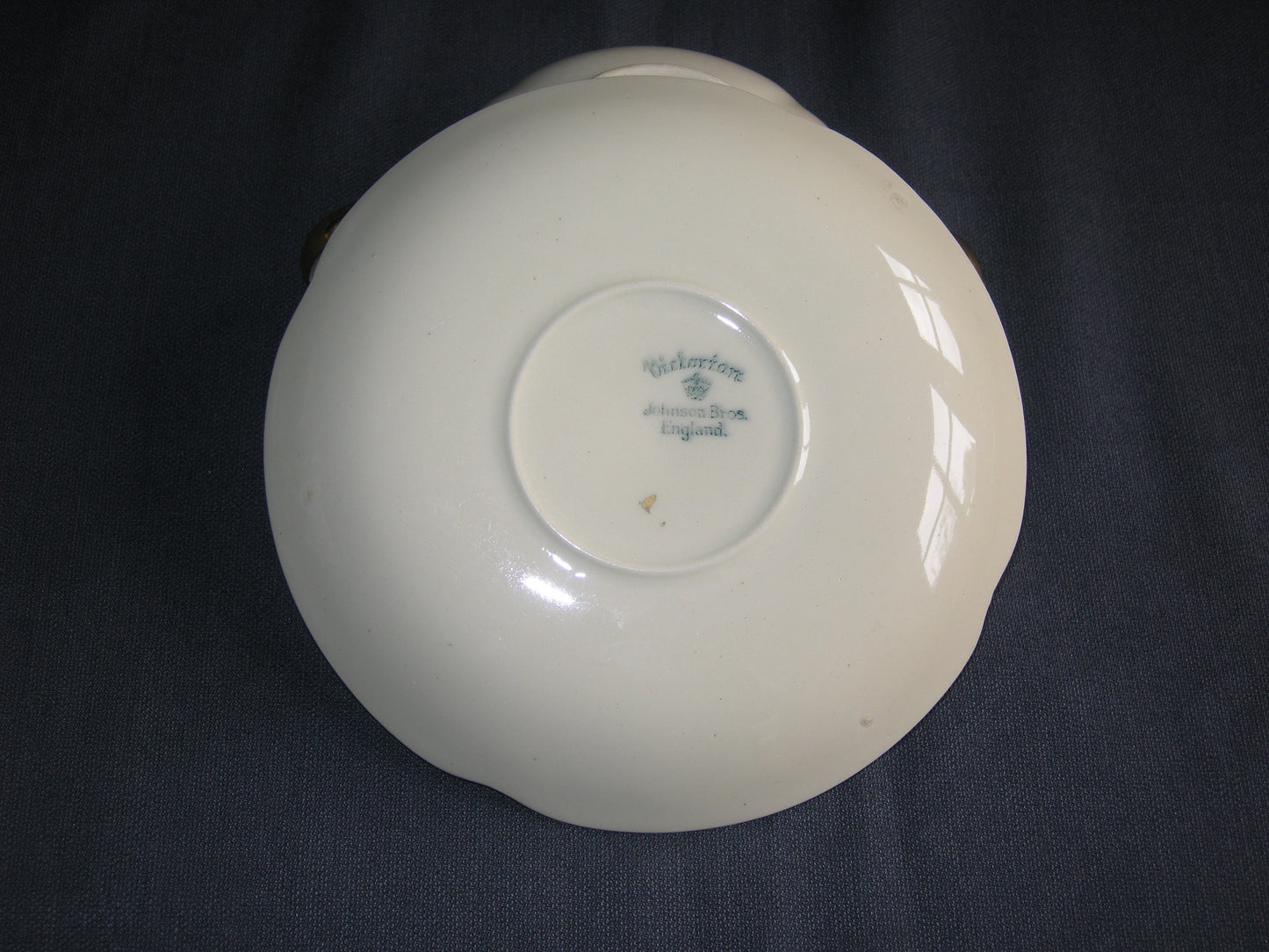 Johnson Bro's Victorian roomwit goud zwart soepkop & schotel
