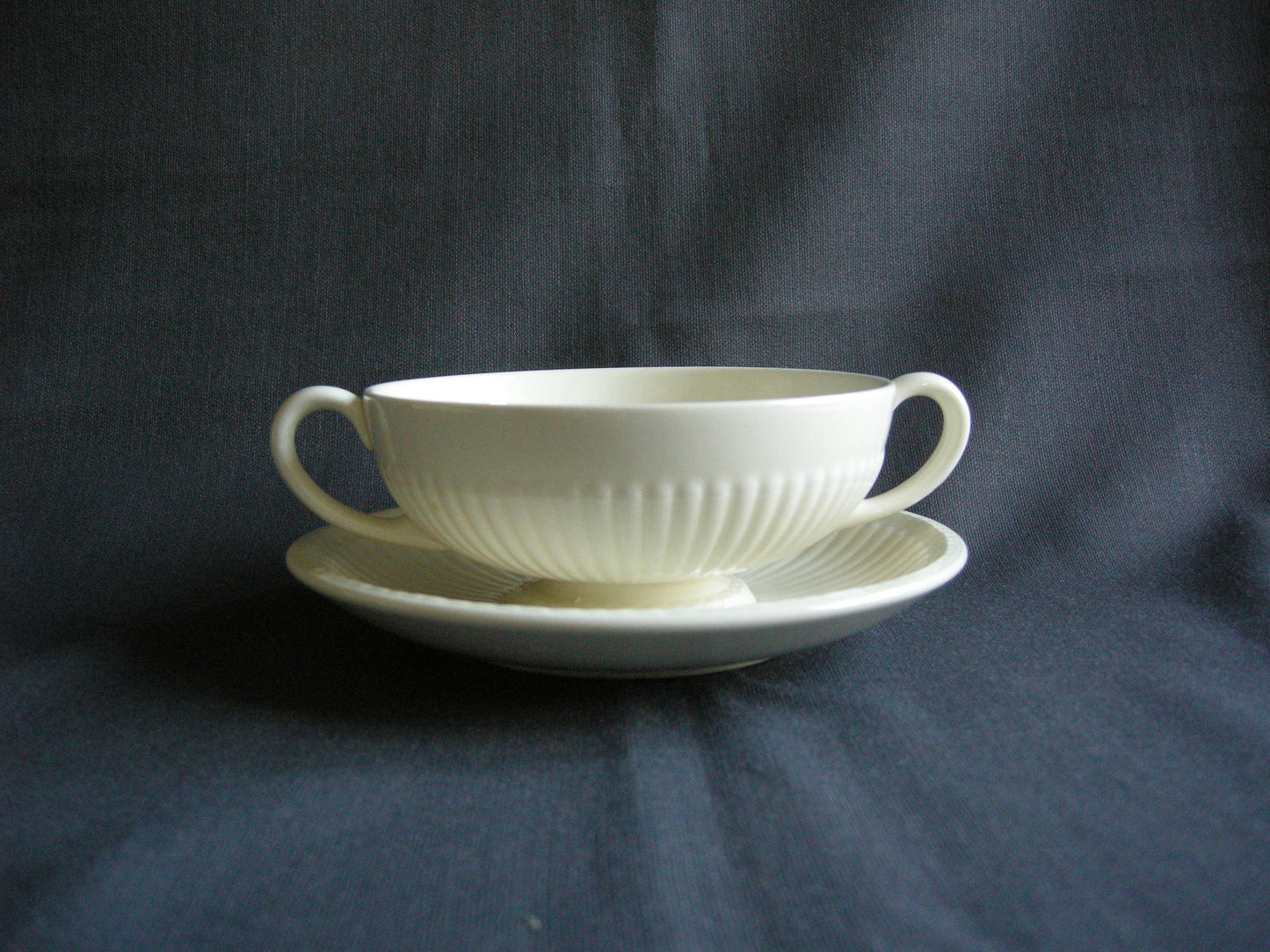 Wedgwood Edme plain soepkop & schotel