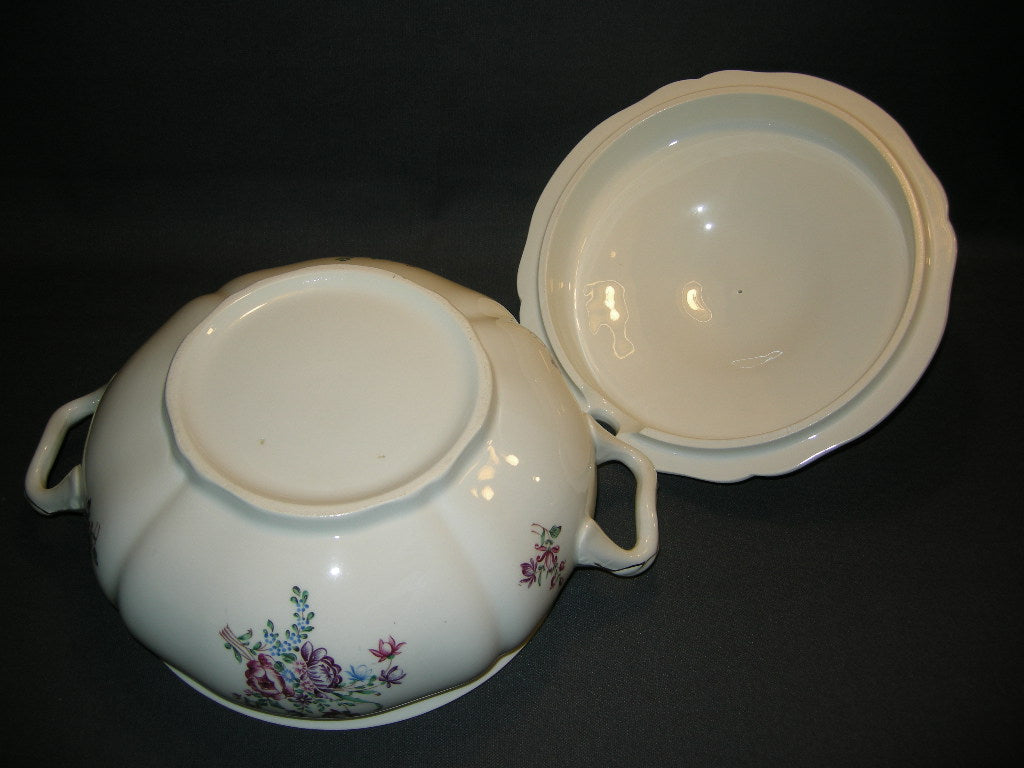 Petrus Regout Bloem 20 soepterrine