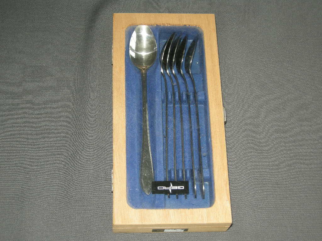 Gero Zilmeta model 718 puntfilet sorbetlepels 18 cm. in houten kistje