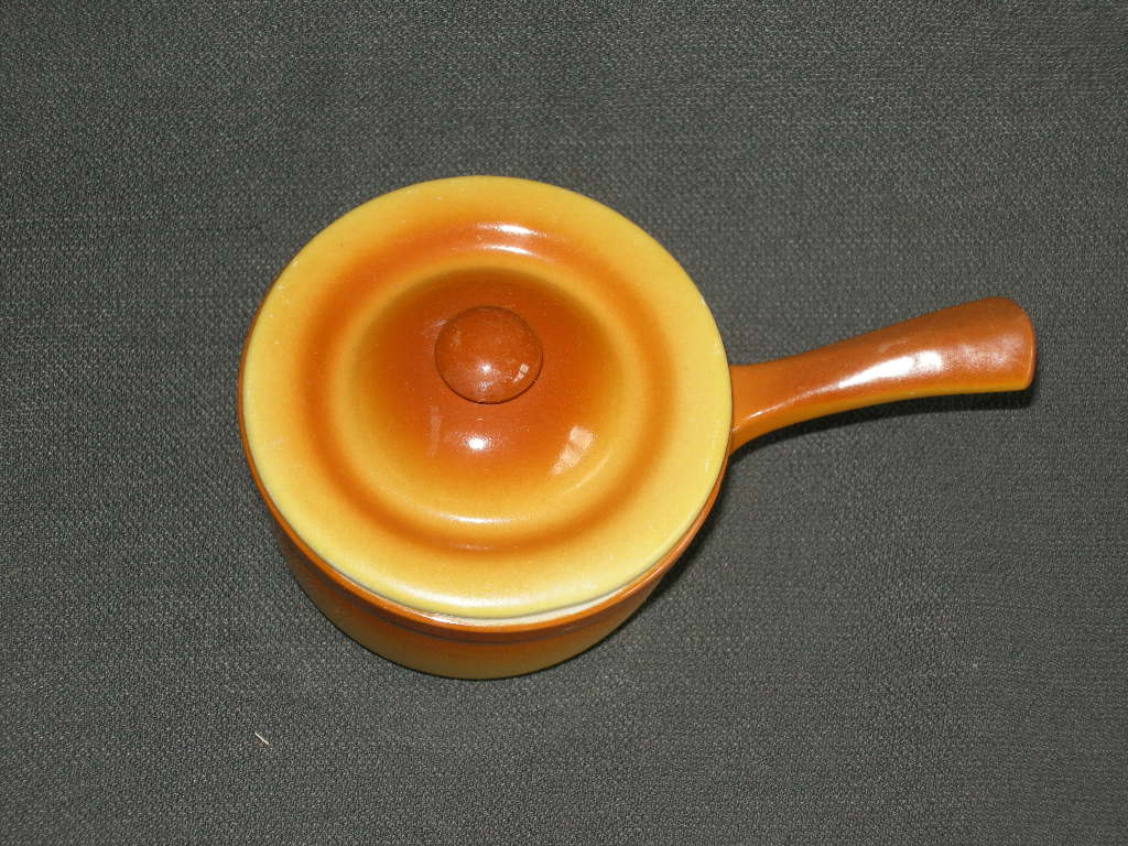 Petrus Regout parafeu oranje 003. steelpannetje