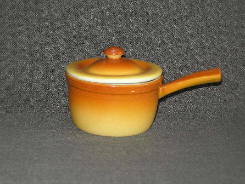 Petrus Regout parafeu oranje 003. steelpannetje