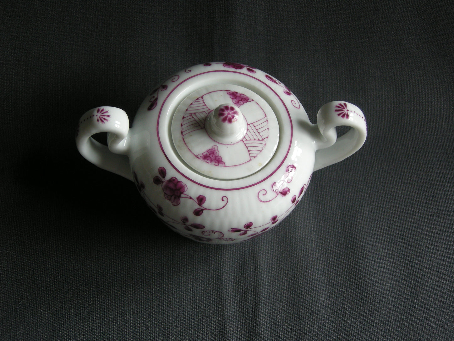 August Warnecke China Purpur suikerpot