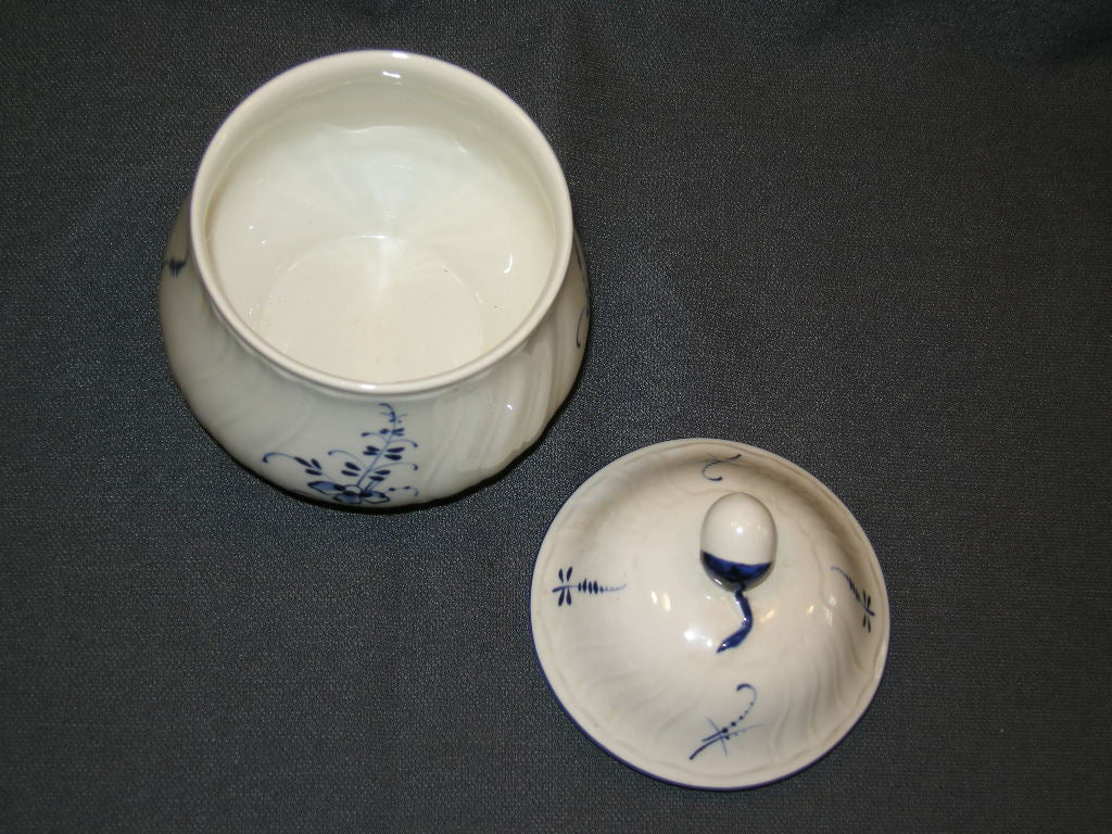 Villeroy & Boch Vieux Luxembourg suikerpot hoogte 7,5 cm.