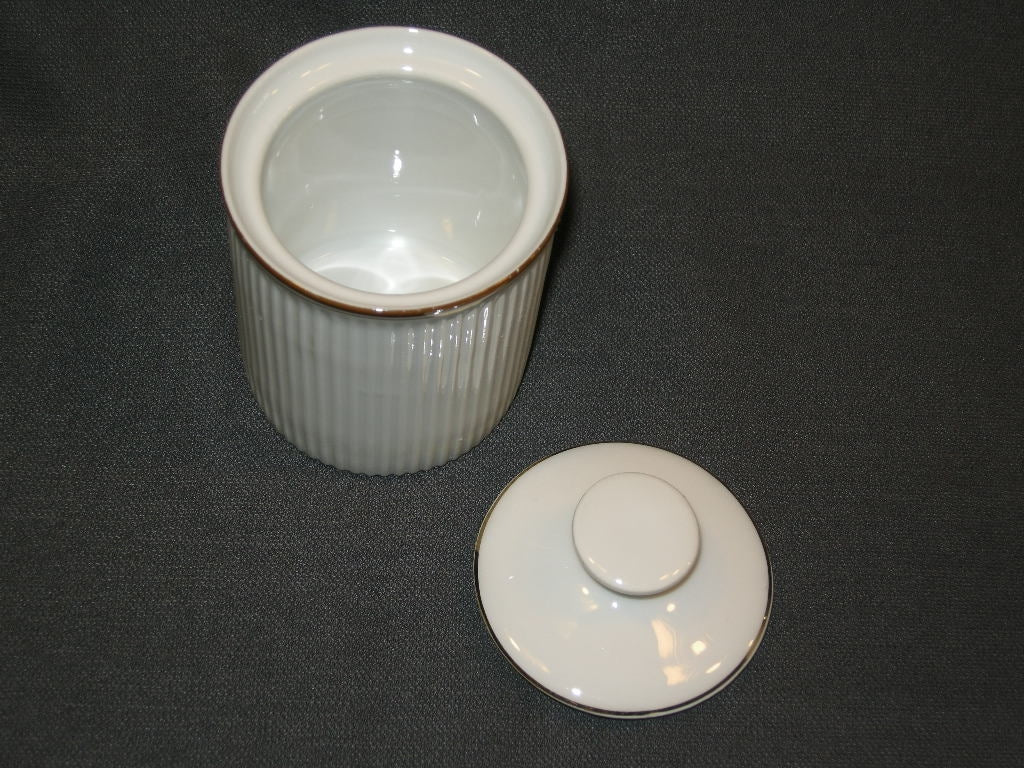 Arzberg Cannelee wit met bruin + goudkleurig randje suikerpot h. 7,5 cm.