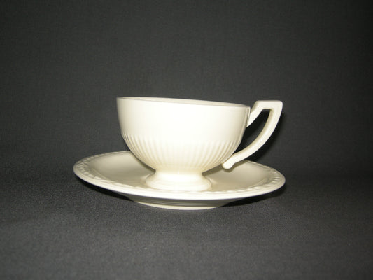 Royal Creamware Recamier theekop & schotel