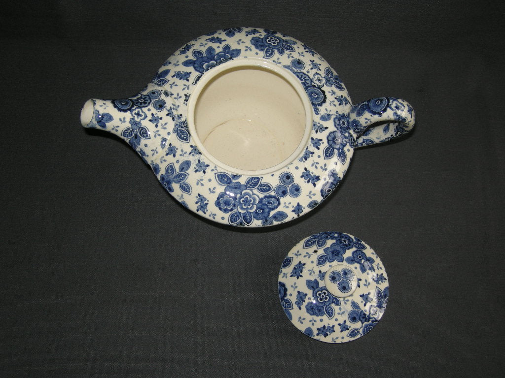 Societe Ceramique Beatrix theepot met beschadiging