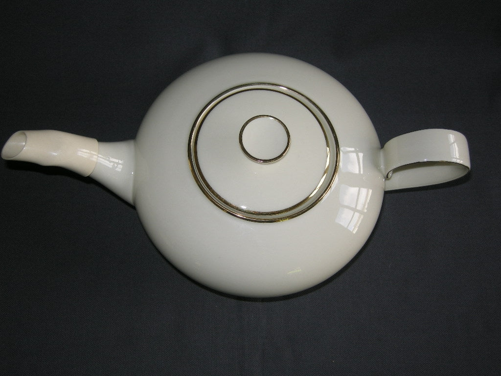 Heinrich Anmut 16438 roomwit met goudkleurig randje theepot