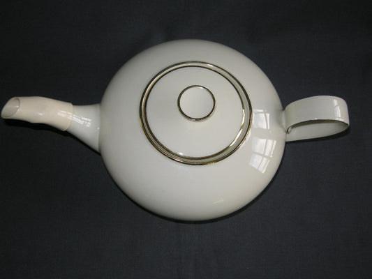 Heinrich Anmut 16438 roomwit met goudkleurig randje theepot