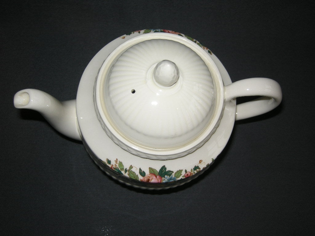 Wedgwood Conway theepot met craquelé in bodem