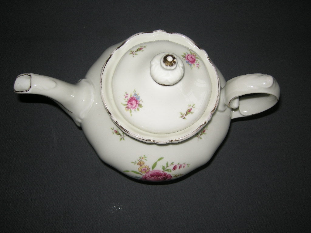 Bavaria roomwit - bloemdecor theepot