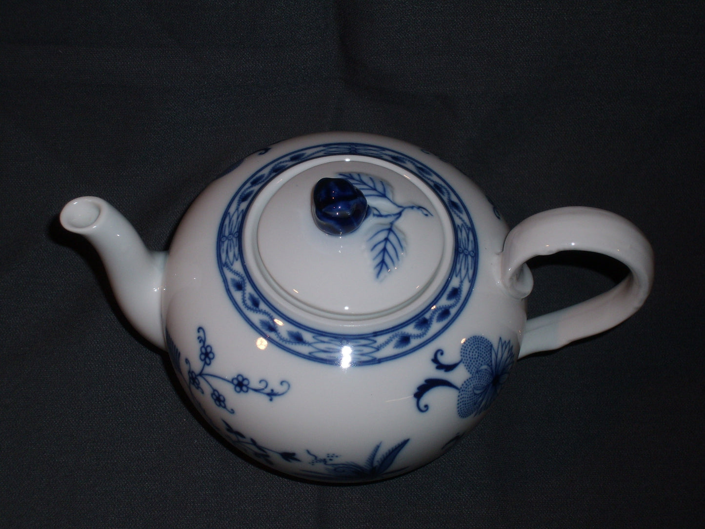 Oscar Schaller & Co. Bavaria. Zwiebelmuster theepot