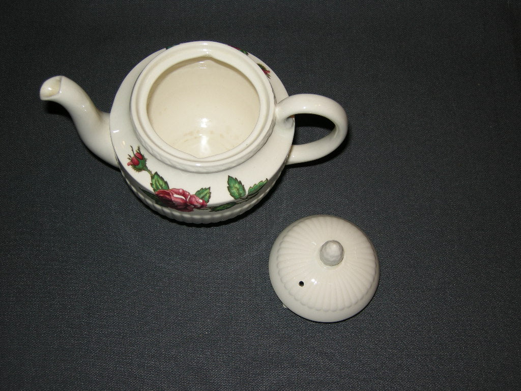 Wedgwood Moss Rose theepotje