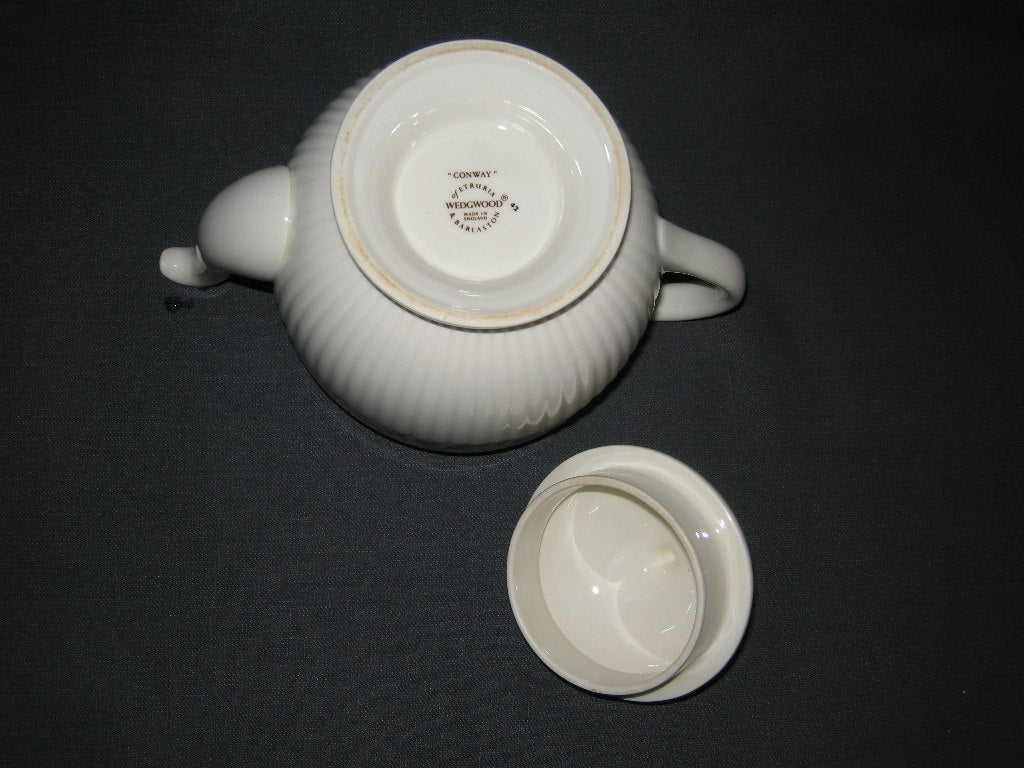 Wedgwood Conway theepot met craquelé in bodem