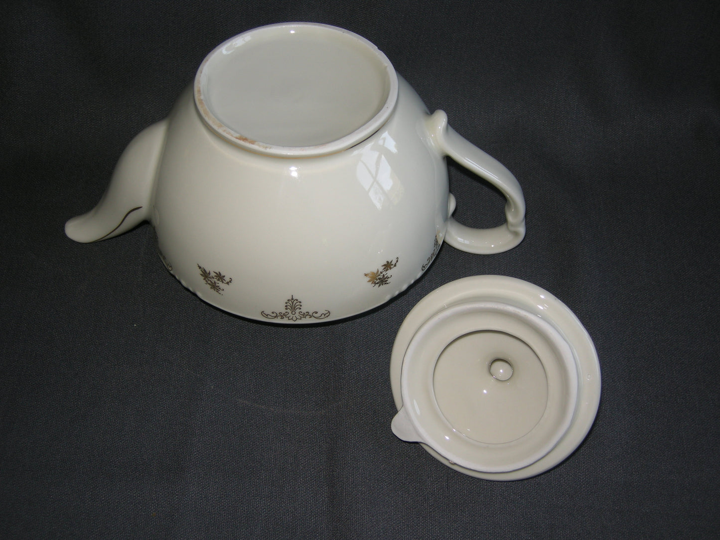 Bavaria roomwit-goud-bloem theepot