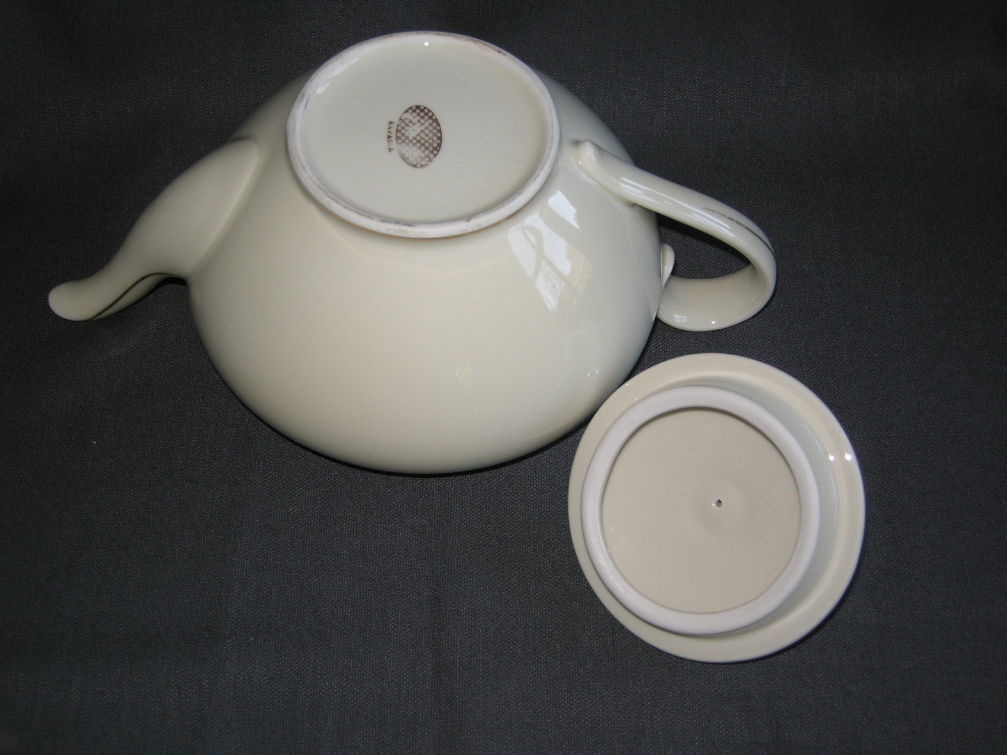 Bavaria roomwit-goud theepot