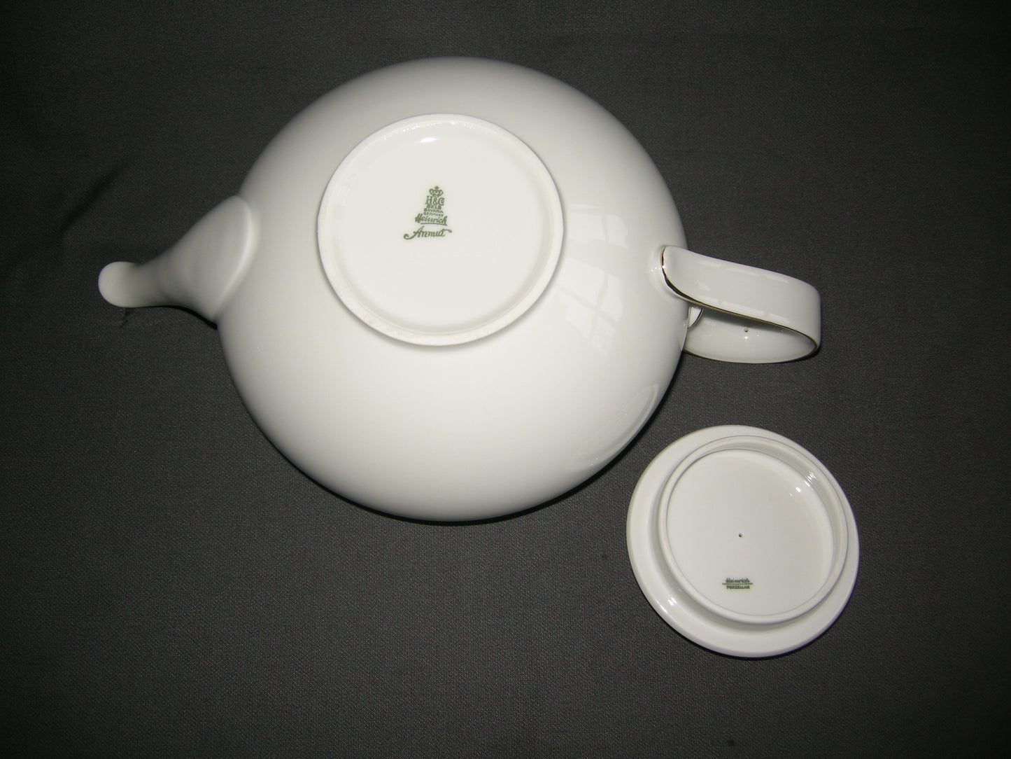 Heinrich Anmut spierwit - goudkleurig randje theepot