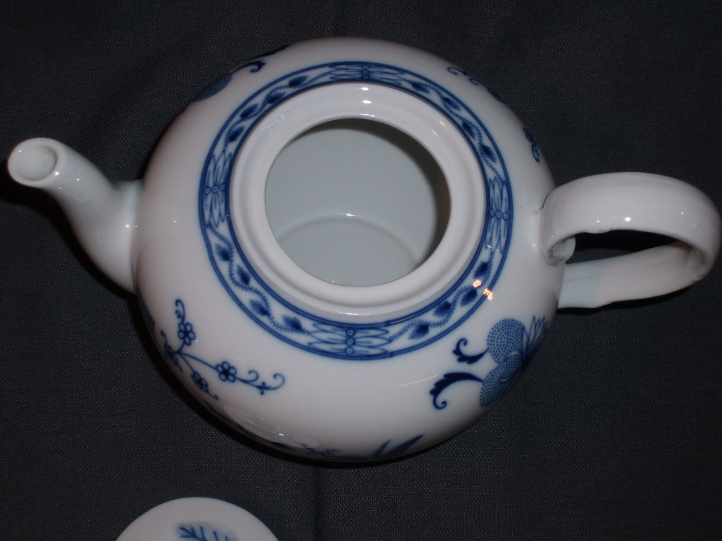 Oscar Schaller & Co. Bavaria. Zwiebelmuster theepot