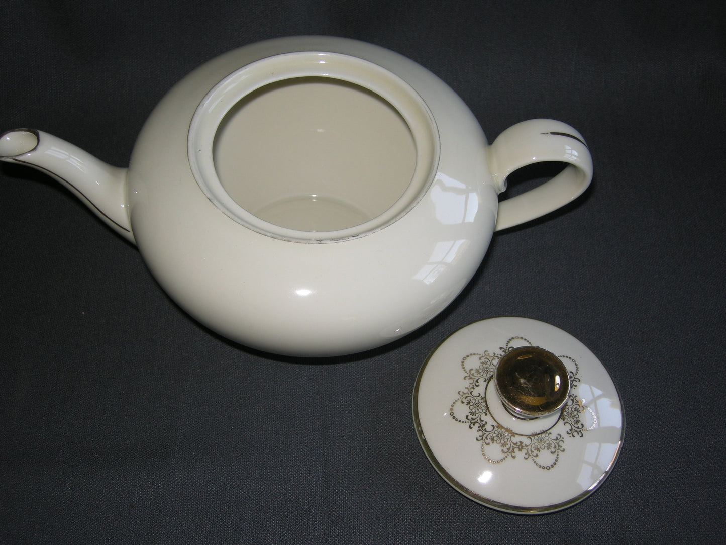 Bavaria roomwit-goud theepot