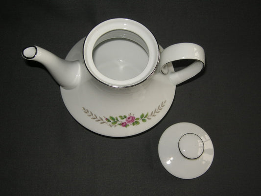 Eschenbach wit met rose roosjes theepot