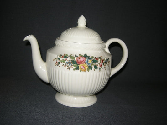 Wedgwood Conway theepot met craquelé in bodem