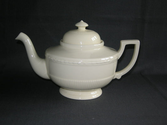 Royal Creamware Recamier theepot