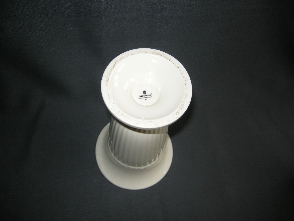 Wedgwood Edme plain vaas hoogte 22 cm.