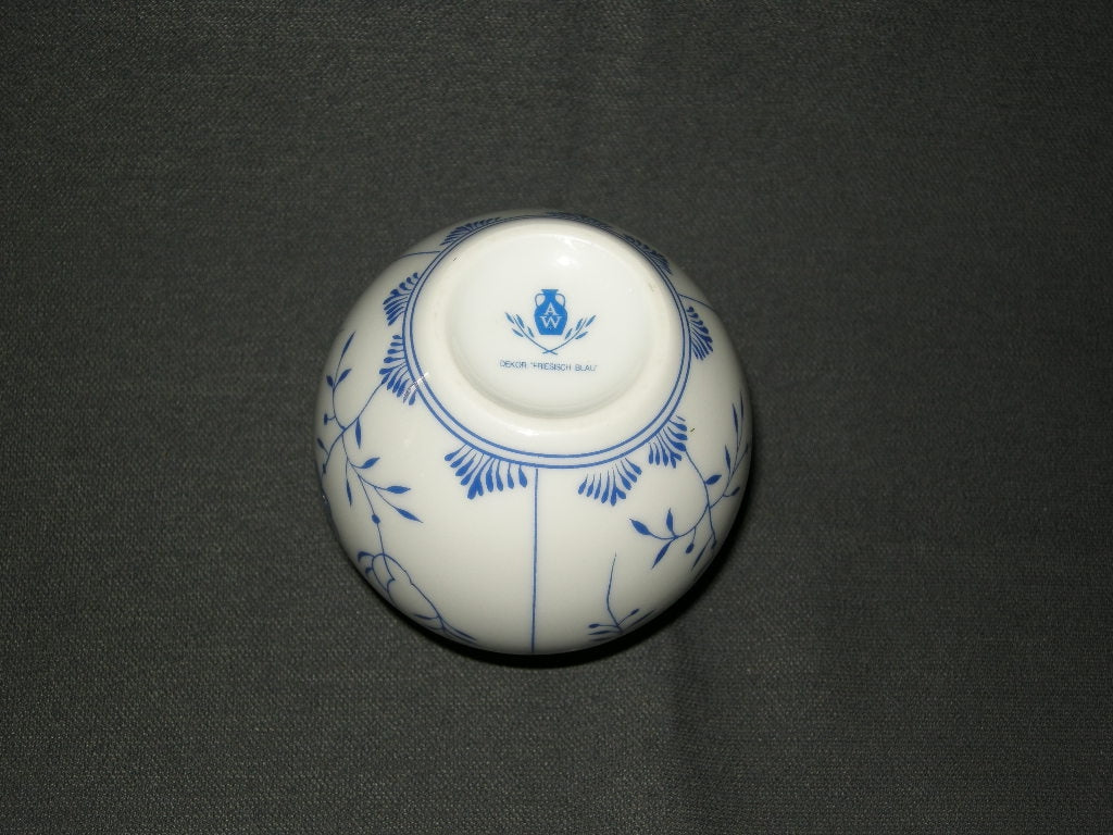 August Warnecke Friesisch Blau vaasje