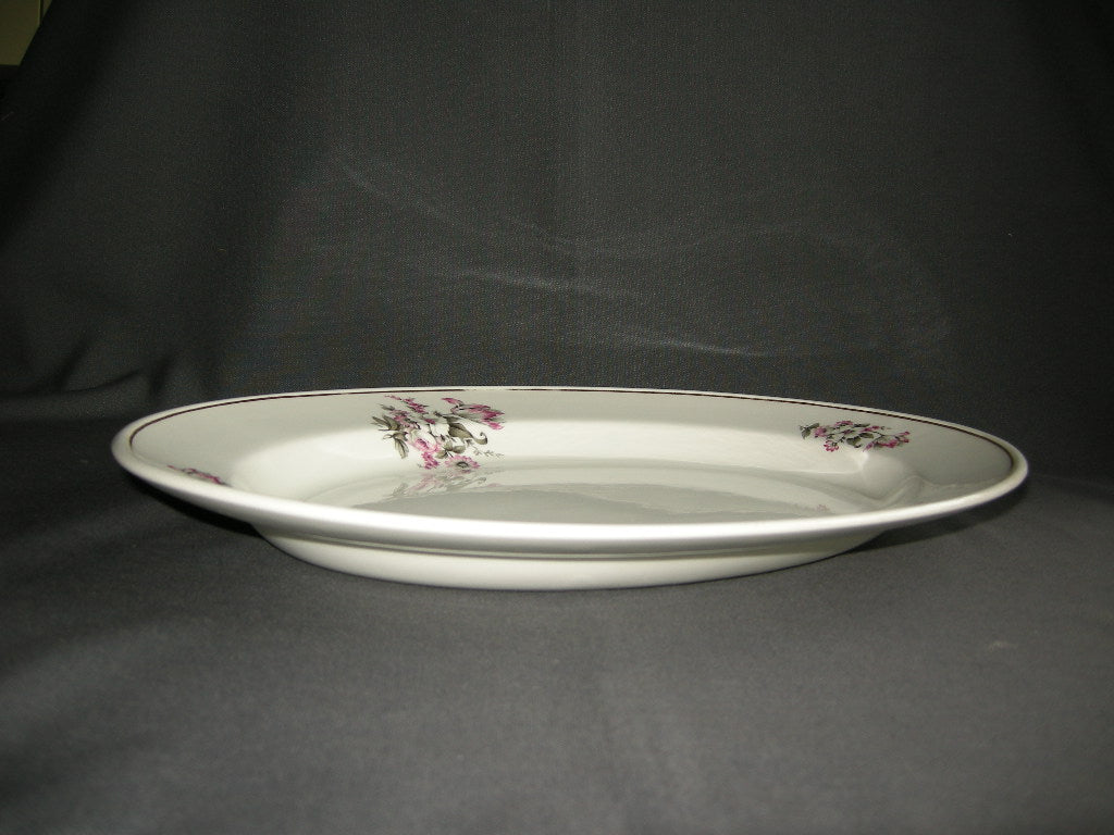 Petrus Regout bloem 005 vleesschaal 39,5 x 30,5 cm.