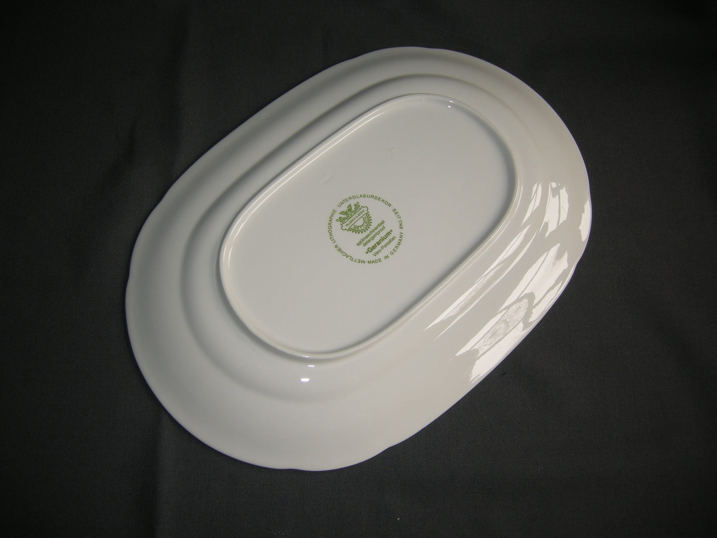 Villeroy & Boch Geranium vleesschaal 32,5 x 22,5 cm.