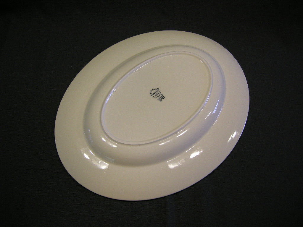 Wedgwood Patrician vleesschaal 34,5 x 27 cm.