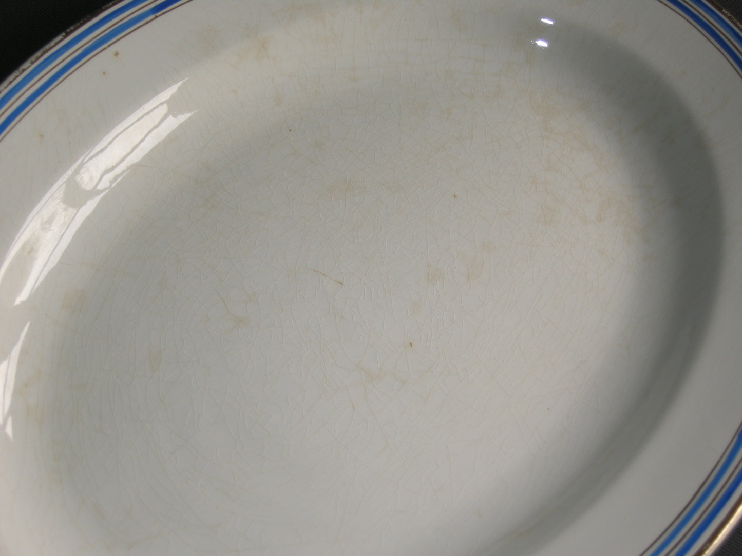 Faiencerie D'onnaing (Nord) roomwit - kobaltblauw vleesschaal 35,5 cm.