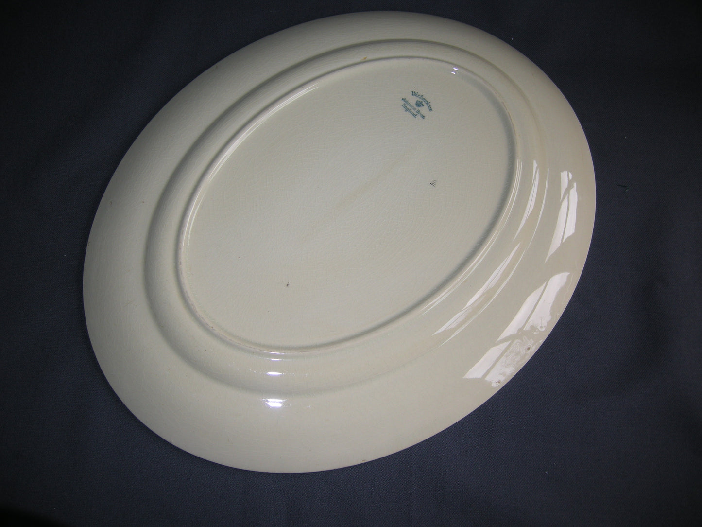 Johnson Bro's Victorian 765224 roomwit pastelgroen zilver vleesschaal 35,5 cm.