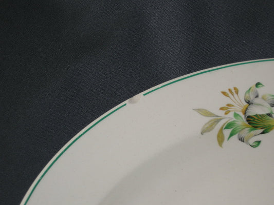 Petrus Regout Strandmodel groene lelie vleesschaal 39 x 30 cm.
