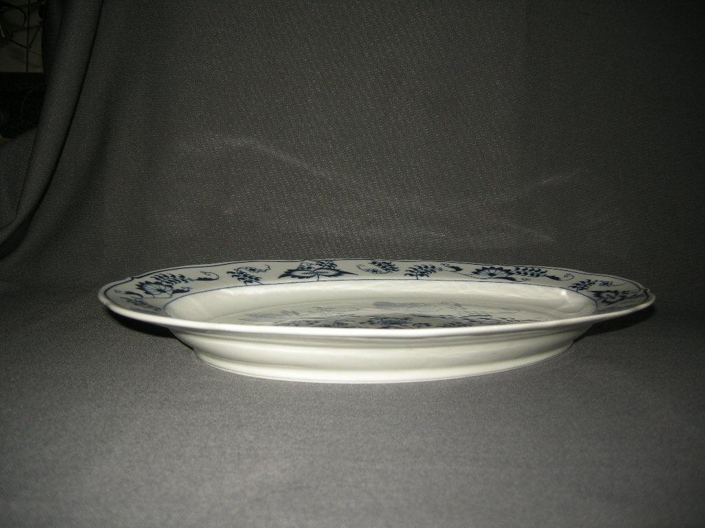 Blue Danube vleesschaal 40,5 x 28,5 cm.