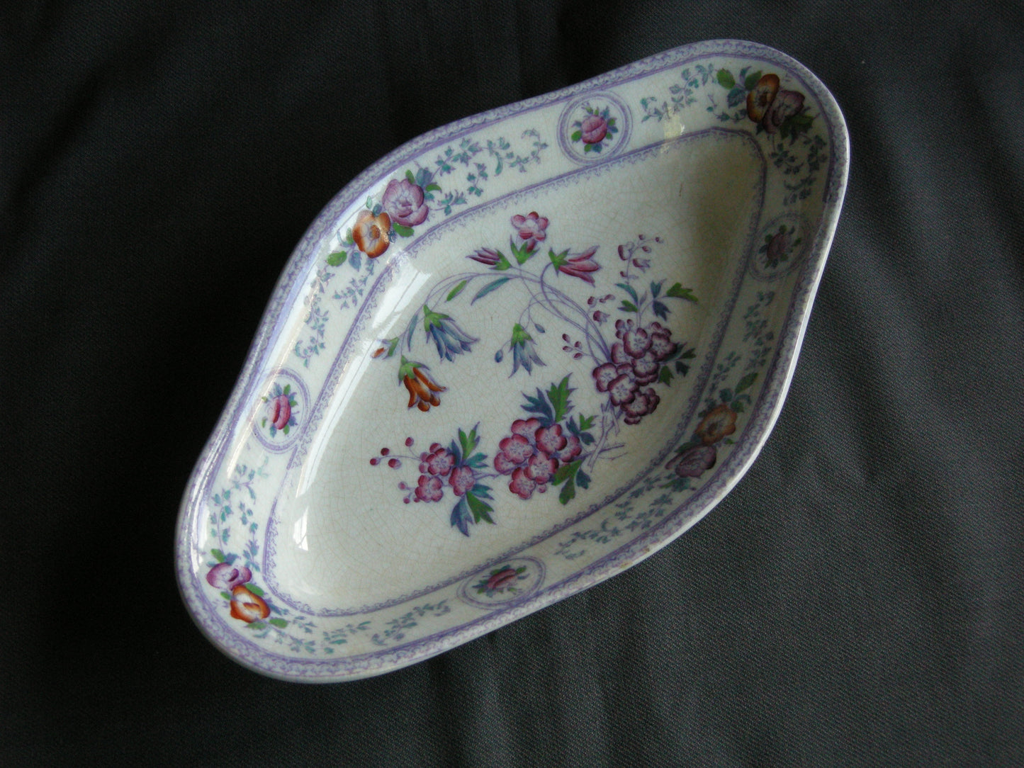 C.M. & S (Charles Meigh & Son) Campanula vleesschaaltje