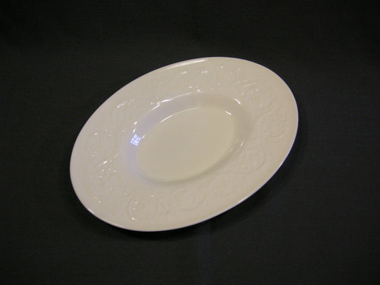 Wedgwood Patrician vleesschaaltje 24 x 16,5 cm.
