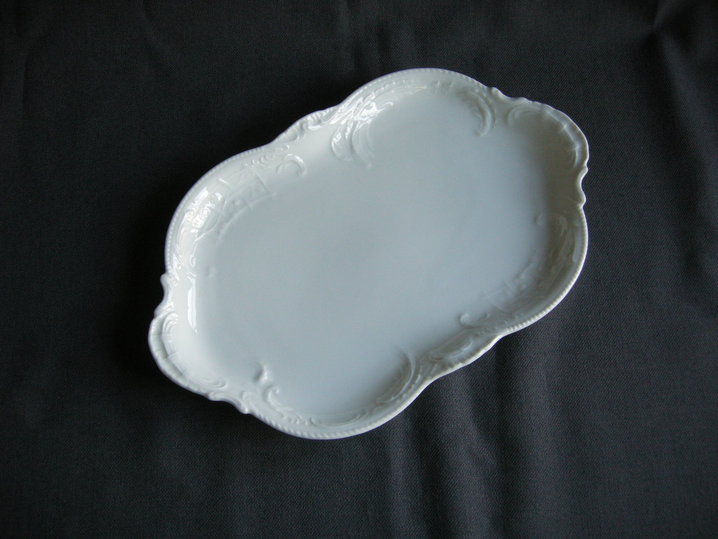 Rosenthal Sanssouci WeiS vleesschaal 28,5 x 17,5 cm.