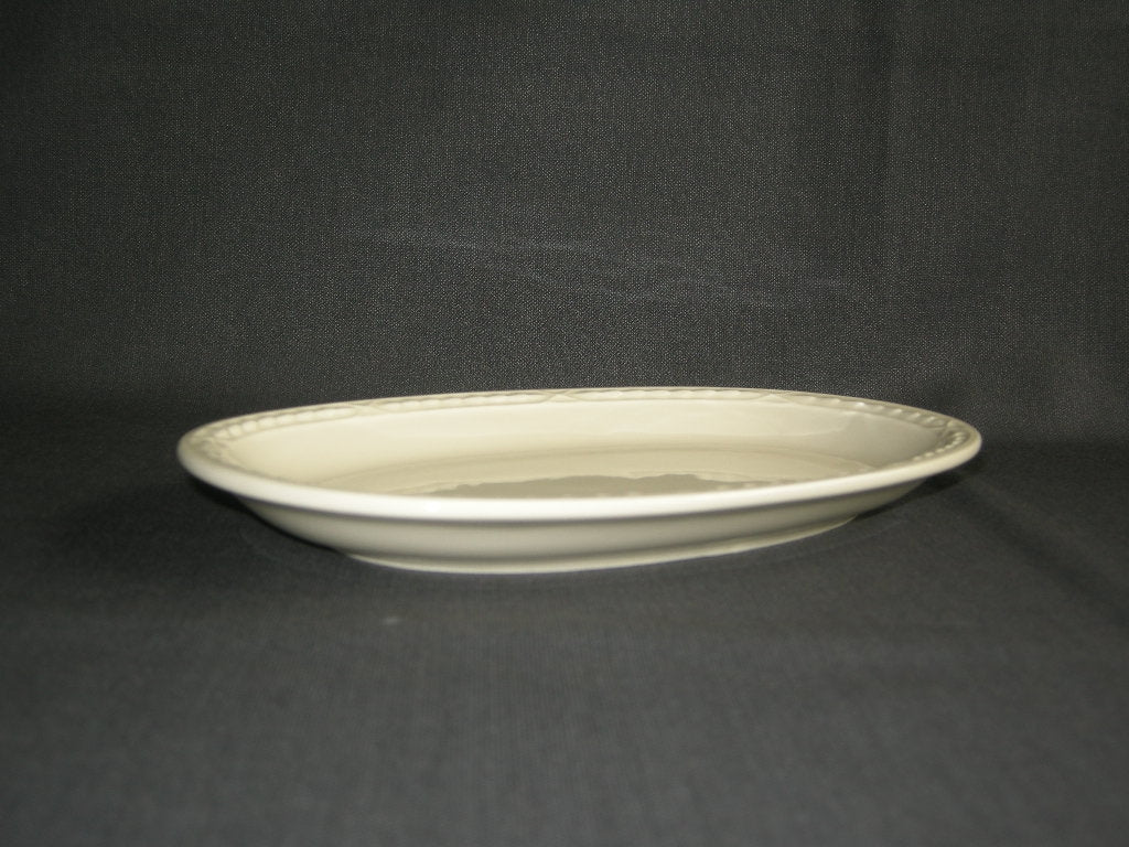 Royal Creamware Recamier vleesschaaltje