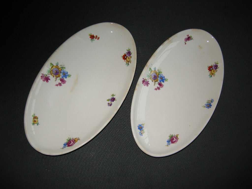 Petrus Regout Boudewijn 3262 licht vleesschaaltjes 24 x 13,5 cm.