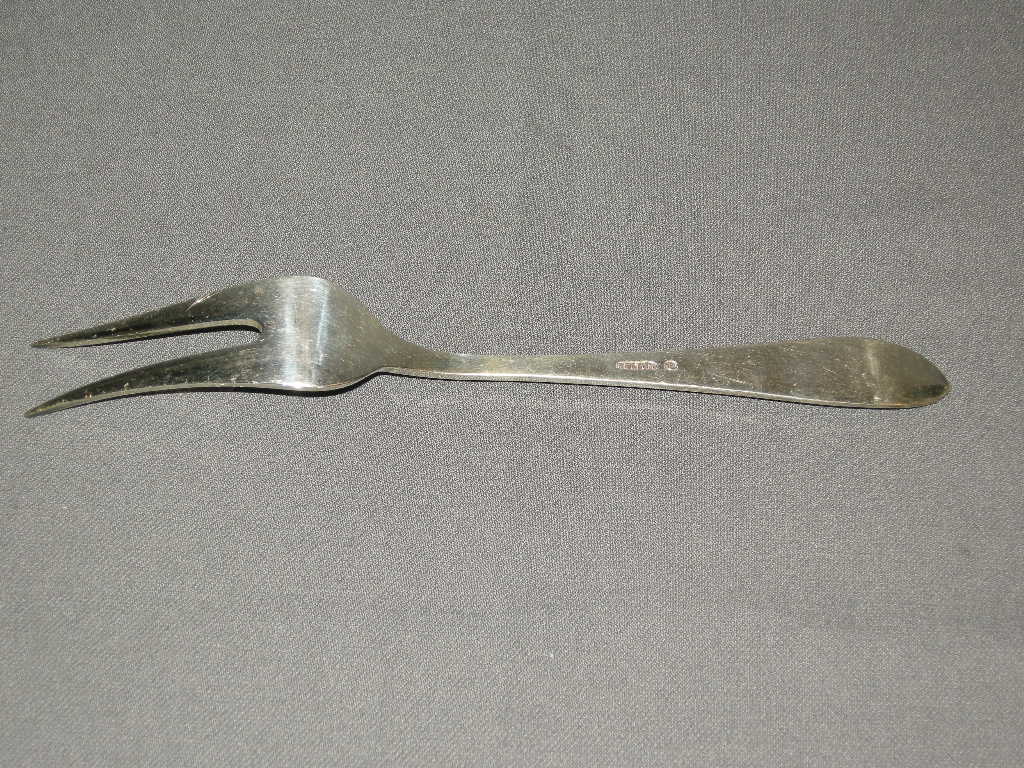 Keltum verzilverd P2 Enkel puntfilet vleesvork
