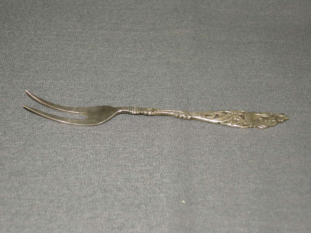 Gero verzilverd model 647 Oud Hollandsch met siervogel vleesvorkje
