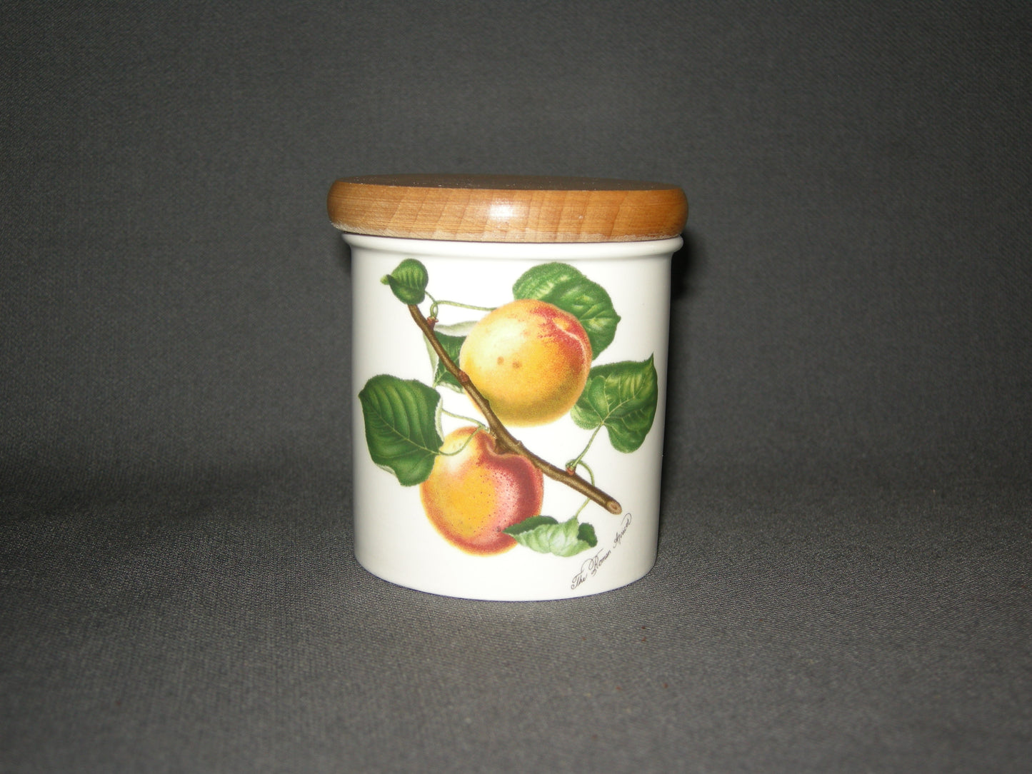 Portmeirion Pomona voorraadpotje hoogte 6,5 cm. The Roman Apricot