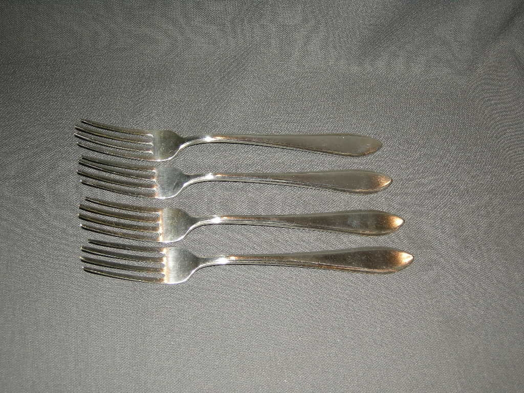 Gero verzilverd model 618 puntfilet vorken 20,5 cm. met slijtage