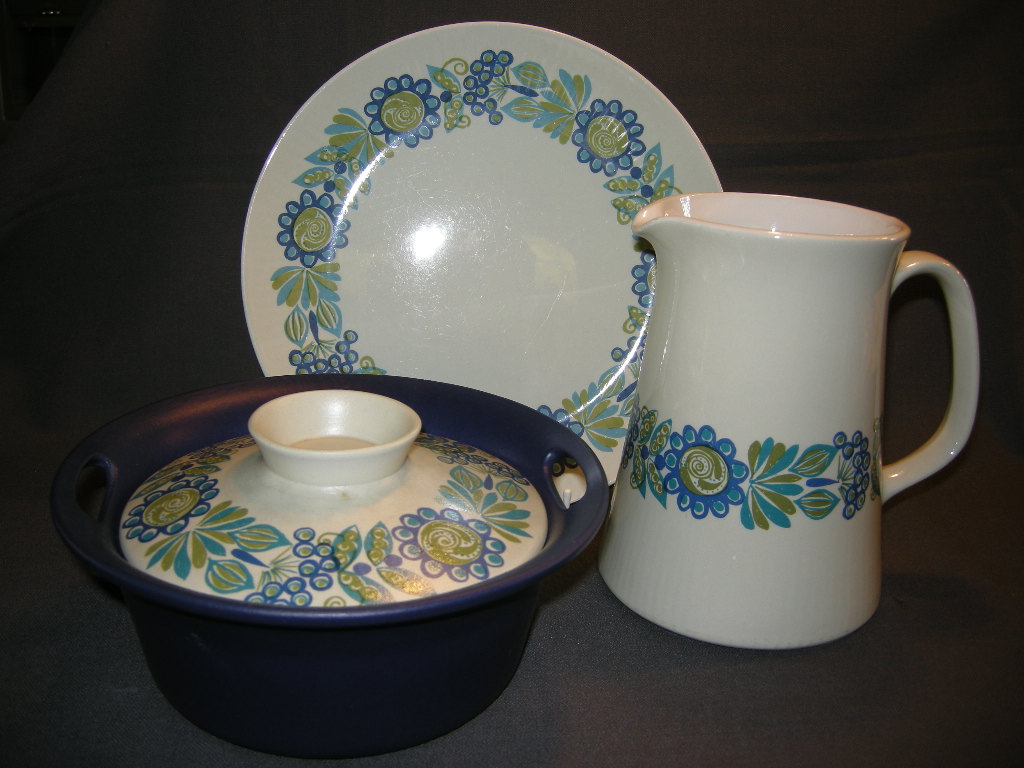 Turi-design 6 schaaltjes met blauw en groene bloemen Vintage Figgjo bowls Tor Viking