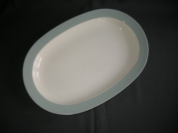 Petrus Regout pastel celadon 001. vleesschaal