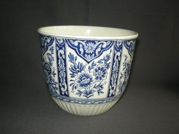 Petrus Regout Delfts 002. bloempot M16