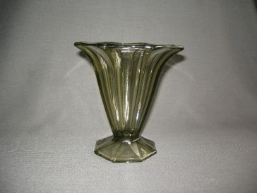 glas - kristal donkergroen 002. vaas
